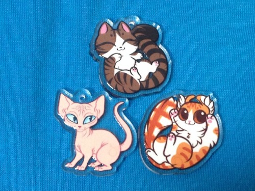 goldmouse: Double-Sided 1″ Acrylic Cat Charms Available on Etsy!! These charms are drawn and designe