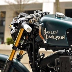 gentlemansessentials:  Harley Davidson  Gentleman’s Essentials 