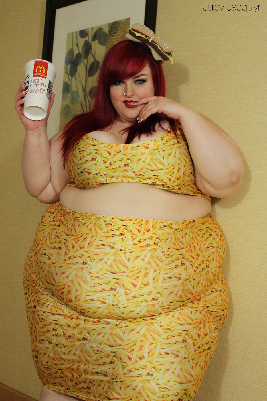 pardonmewhileipanic:  ~I like my thighs like I like my fries: Supersize~ Skirt &amp;