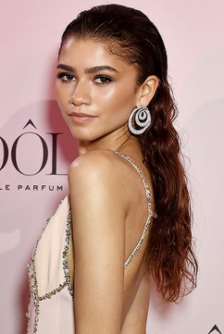 zedayacoleman:    ZENDAYA COLEMANLancôme Announces Zendaya As Face Of New Idôle Fragrance  