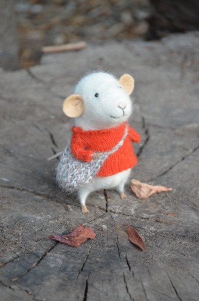 weirdlandtv:Felt characters by Johana Molina (Felting Dreams).