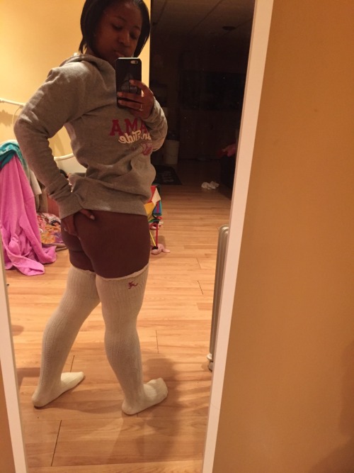 clownsmacker:  youwish-youcould:  thabootyscholar:  youwish-youcould:  RollTide ™  When she cute but like trash teams  You still gone eat me no matter what time i like  Roll tide!!!