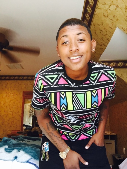 poeticanderoticdreams:  thispoetspace:  myfloralmind:  I’m just trying to love all of me, no matter what I’m wearing 😍😍   #BlackOut  BRUH   Lawddddddddd