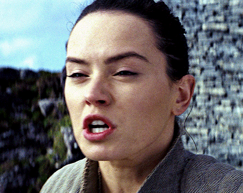 missdaisydaily:Rey’s nose scrunch™in the Star Wars Sequel Trilogy