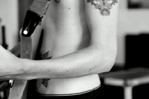 healysquads:  If you wanted to every see Matty playing his guitar and his lower torso