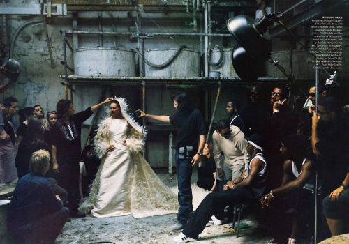 howtobeafuckinglady:  “Puffy Takes Paris” Kate Moss, Alek Wek, Oluchi Onweagba, Jacquetta Wheeler, Debra Shaw, Sean “Diddy” Combs, Jean Paul Gaultier, Karl Lagerfeld, Oscar de la Renta & John Galliano photographed by Annie Leibovitz,