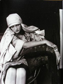  Alphonse Mucha, Studio photography  