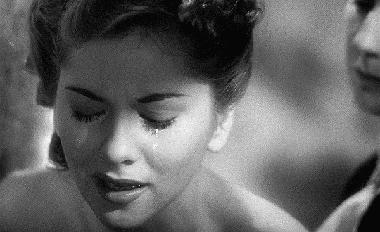 filmgifs:  You thought you could be Mrs. de Winter, live in her house, walk in her