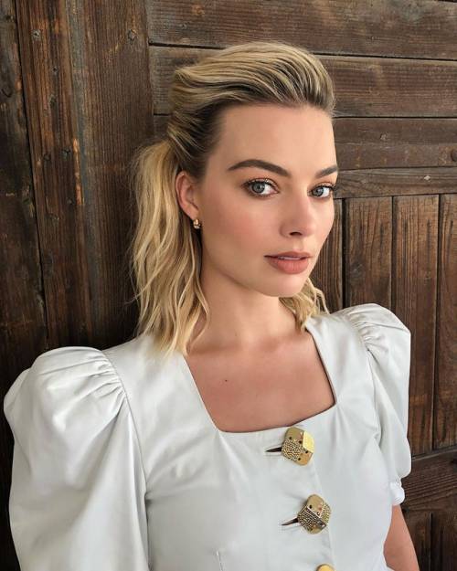 Porn photo baddestbitchesglobal:Margot Robbie