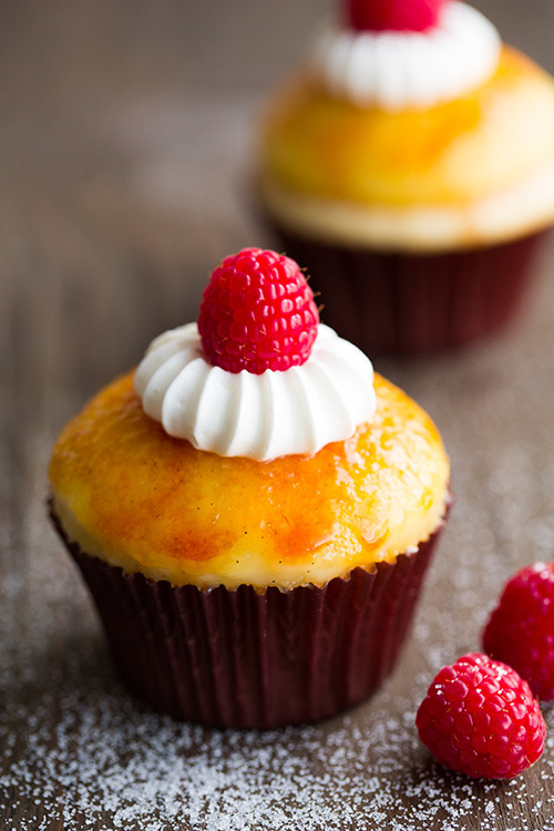 maewe:kitchenelves:Creme Brûlée Cupcakes via Cooking Classy MA COSAelamadonna