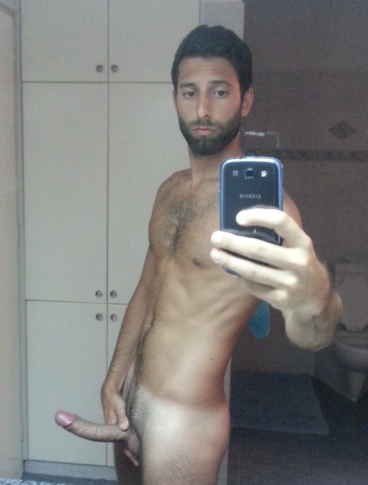 exclusivekiks:  26 year old guy from the UK 