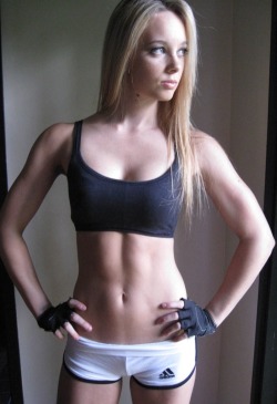 fitbitchfitness:  fit-lifting-girl Follow the Fit Bitch!