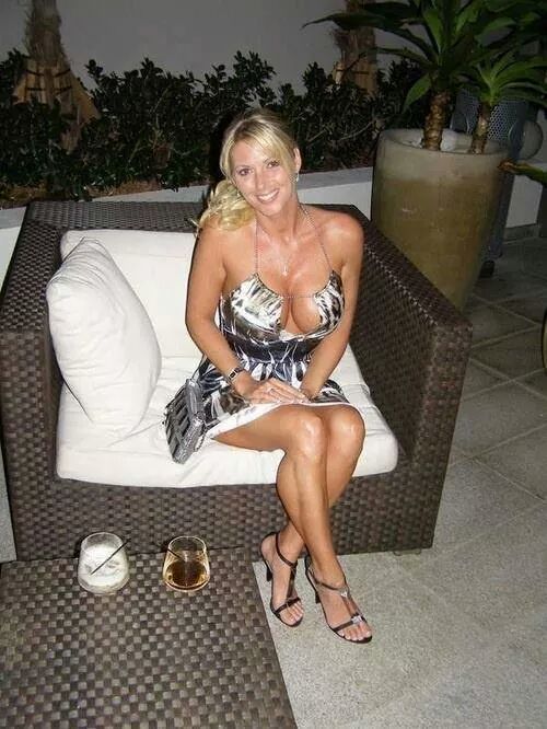 secretmilfprofiles:  Meet horny ex-wives near you! NaughtyOver40.com