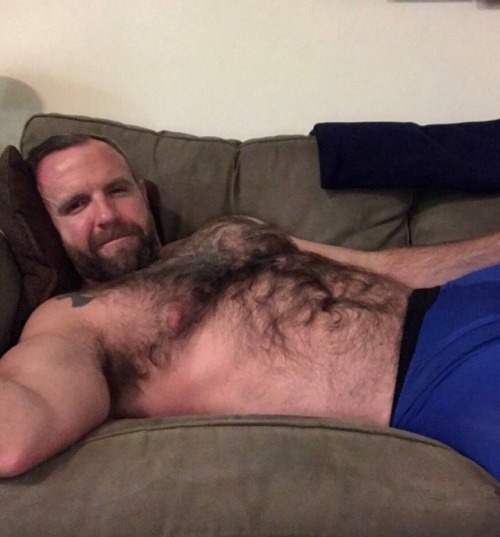 Beefy Furry Daddy porn pictures