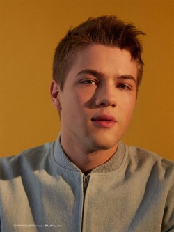 Boidolatry:  Connor Jessup For Bello Magazine. 