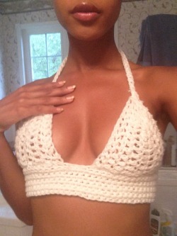 sadgurlz:  sp00kybum:  talateott:  So im making these crochet tops~ let me know if youre interested in getting one  if you could make one that would fit my size 40H titties i would pay $$$$$$  OMG I need one of these