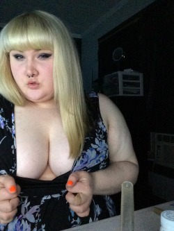 fatpiggyprincess:  smack my face