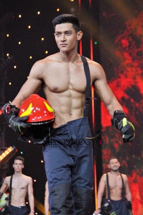 azamadnan0307:  penisbigcock:Mister Supranational Myanmar 2017  Wowwww