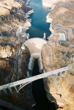 lvndcity:  Hoover Dam by Paris Ackrill (2010)