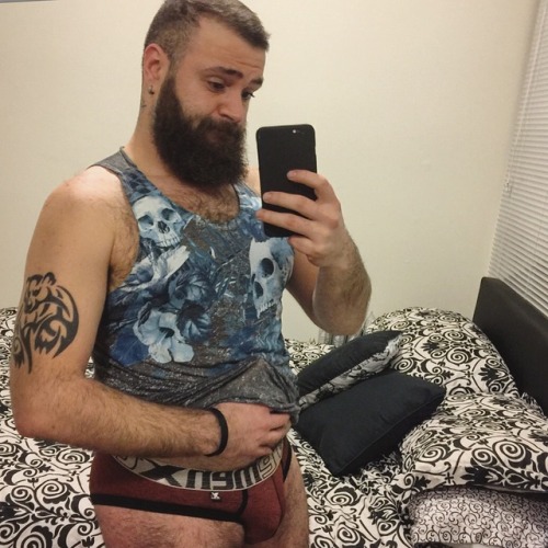 beardedgoofu: Monday Morning selfie