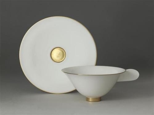 Sèvres cup and saucer with band of gold, 1930Sèvres, Cité de la céramique