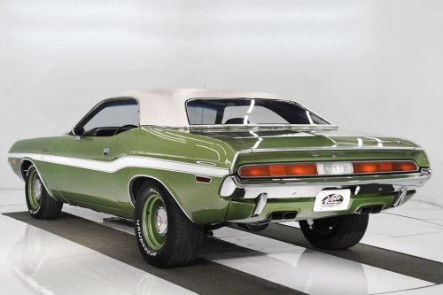 jacdurac: Beautiful 1970 Dodge Challenger …  383 Magnum  4spd