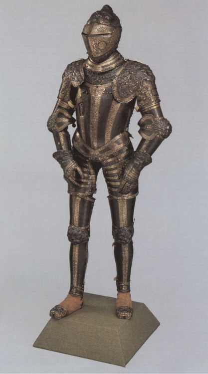 georgy-konstantinovich-zhukov:  Suit of armor, unknown origin but likely Italian or French, c. 1550. (Royal Armories, Leeds) 
