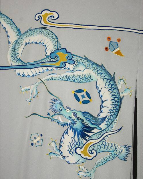 High grade boy miyamairi kimono (called ubugi or haregi) depicting a rising dragon (shôry