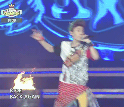 jonginaty:    WOW! (づ｡◕‿‿◕｡)づ   