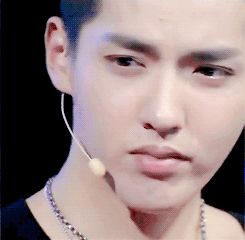funkytao-deactivated20151014:  speechless &amp; teary eyed yifan after he watched