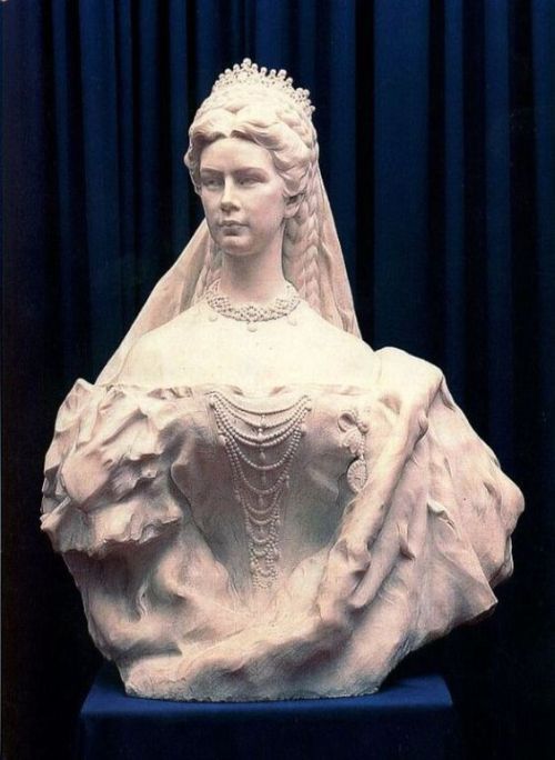  Empress Elisabeth of Austria (Sissi)