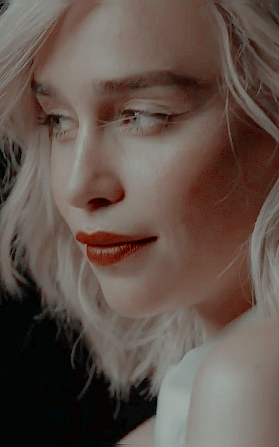 Emilia Clarke B006f034db536a6592168f83c4140794d8928736