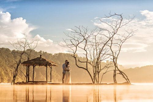 bobbycaputo:    23 Wedding Portraits in Unforgettable Landscapes Around the World  