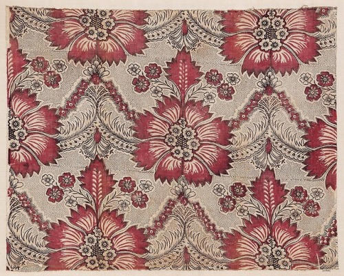 heaveninawildflower:18th century printed cotton textiles (French).Images and text information courte