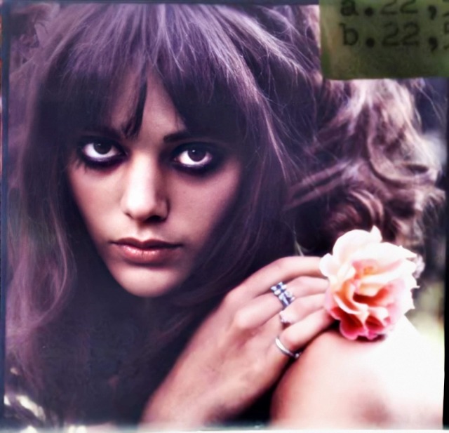 🌸Flower Beauty🌸
🌸Tina Aumont pictured by Chiara Samugheo in Spring 1968🌸
💗These photos are courtesy 