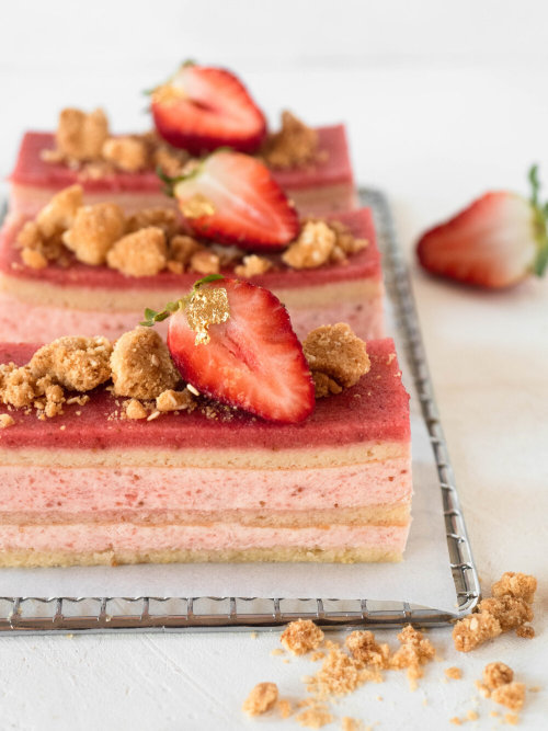 sweetoothgirl:Layered Strawberry Mousse Cake with Sesame Crumble 