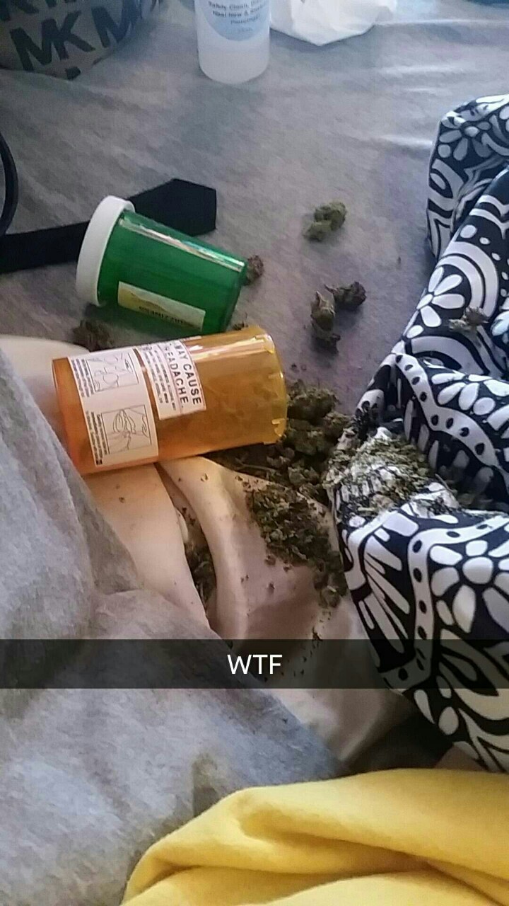 cloudyheadedstoner:  weedstop:  smoketogethighcustheworldissolow:  anne-24-95:  smoketogethighcustheworldissolow: