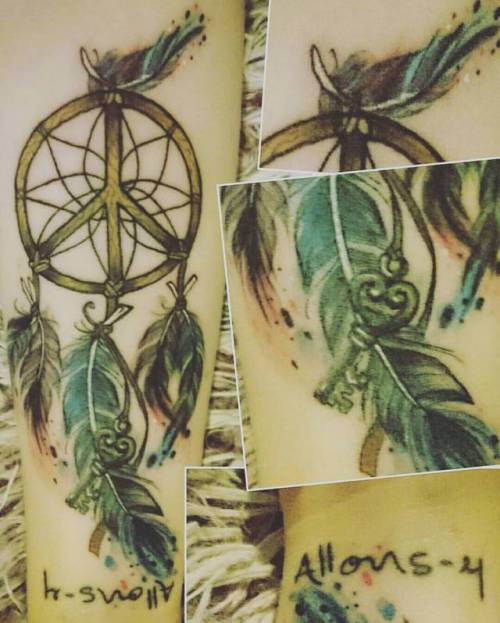 Wanting a new tattoo - - - - - #tattoo #allonsy #dreamcatcher #patd 2018 #summer #instagram #selfie 