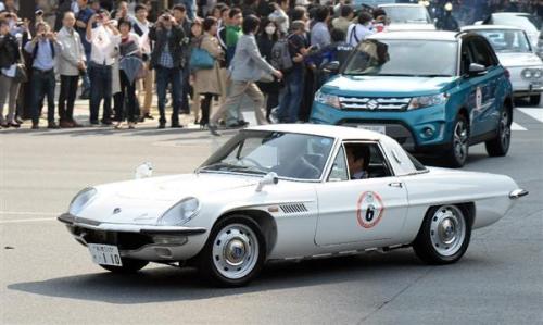 スバル３６０、コスモスポーツ…　東京モーターショー６０周年記念で、往年の名車がパレード