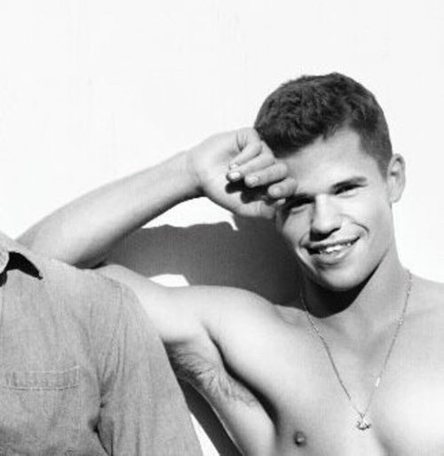 male-armpit:  Charlie Carver 