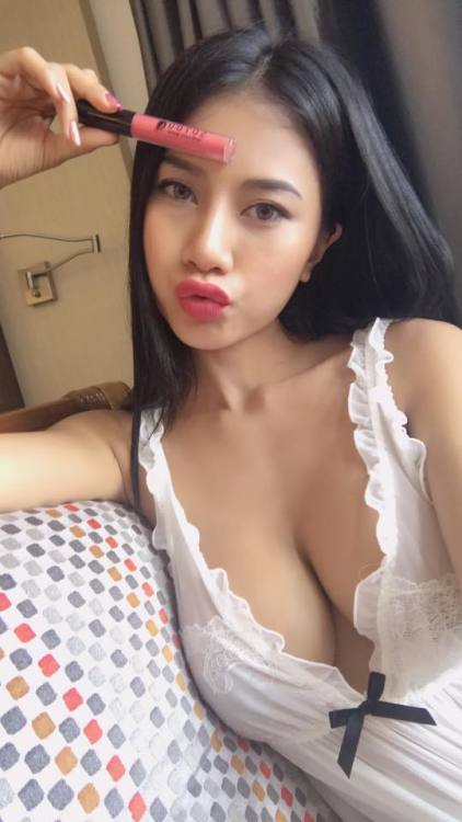 real-asian-hotties:lips http://ift.tt/2ygKjxm adult photos