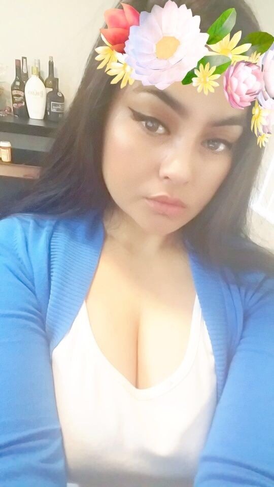 hornythots:  So horny 😈❤️  Too damn fine 💯🌹🌹🌹🌹🌹