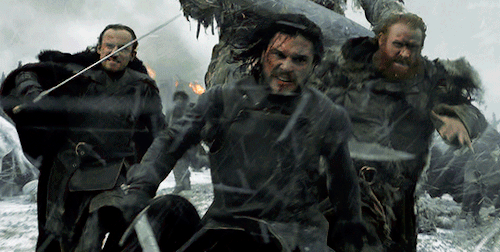 dany-jon:Jon Snow + Longclaw in Game of Thrones (5x08): Hardhome 