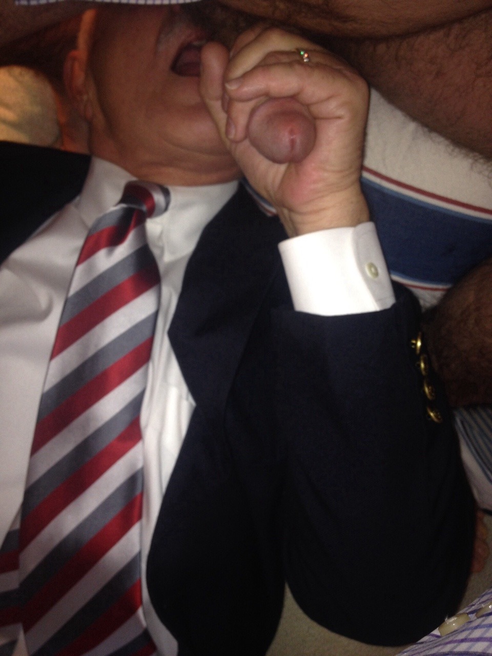 graypinstripesuit:  Love that tie