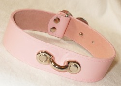 thespikedcat:  Commissioned Slave Collar by NecroLeather 