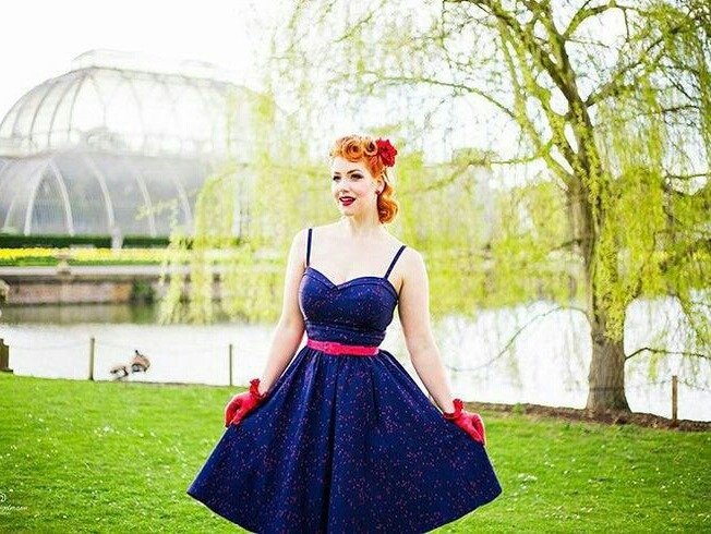 br-pinup-vintage:  Miss Victory Violet.