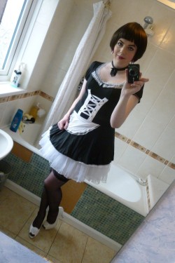 femininenorsegoddess:  lucy-cd:  PicturesLove the new wig, works perfectly with the maid outfit… so cute! &lt;3  Lucy is so cute. An inspiration to so many of us.