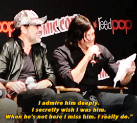 reedusgif:Andrew Lincoln makes Norman Reedus read his message #NYCC16
