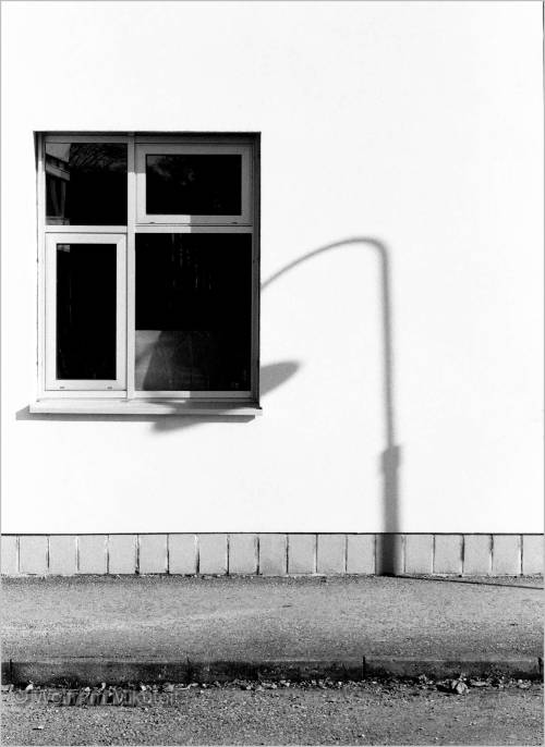 Facade behind lantern, 2021. © Wolfram Mikuteit.  Shot with Contax IIIa (make: 1957): 35 mm viewfind