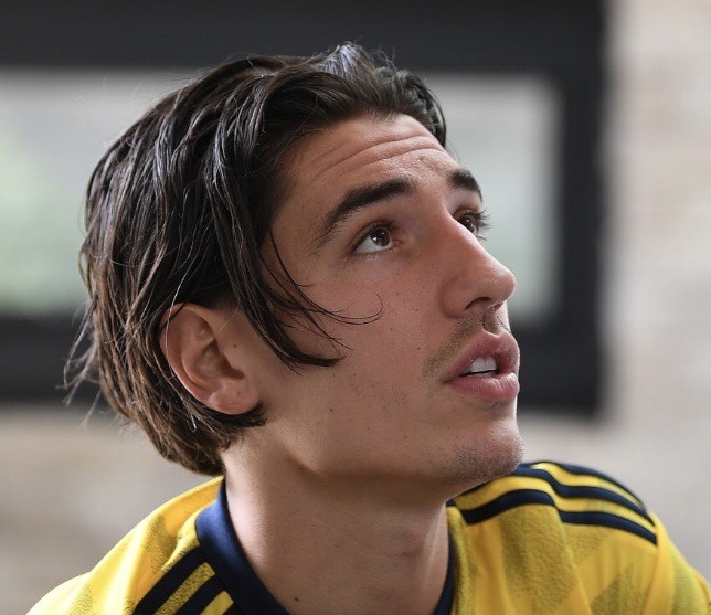 Hector Bellerin Haircut Tutorial 2015 - TheSalonGuy 